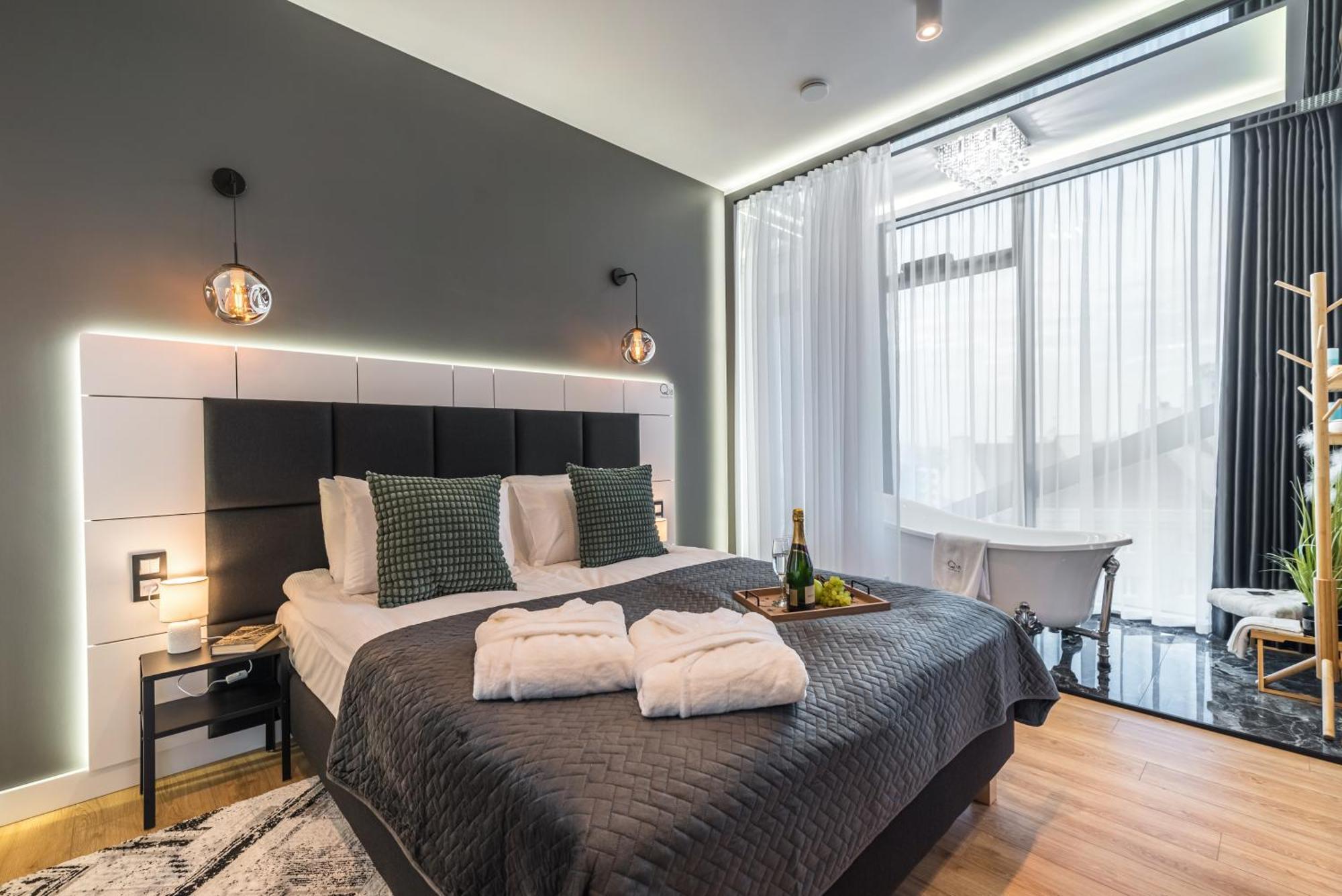 Q18 Aparthotel Bydgoszcz Exterior photo